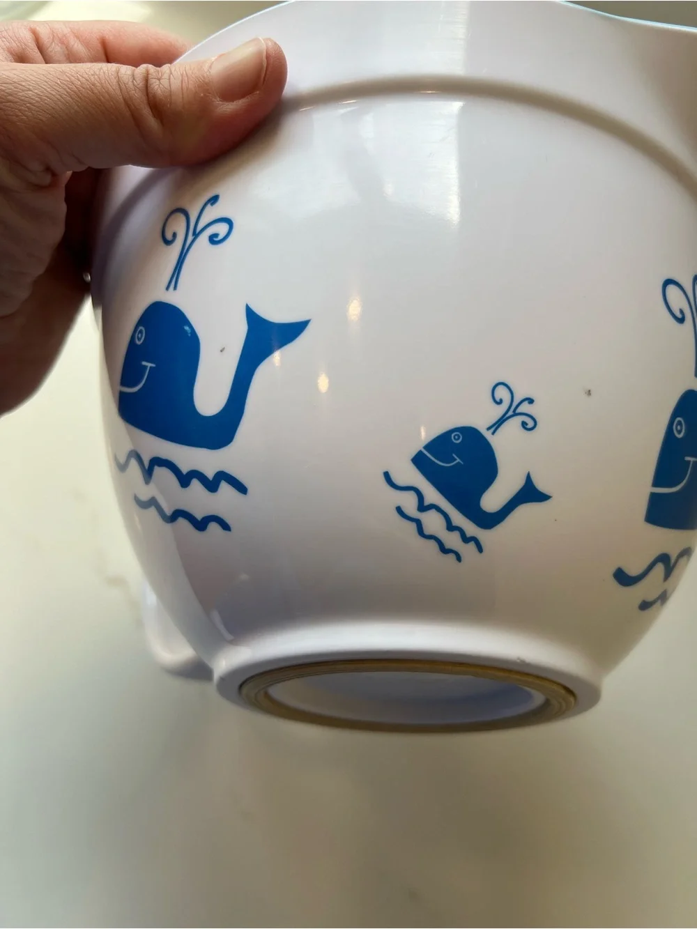 White and Blue Whale Mixing Bowl with Handle - Home Kitchen Bakeware
